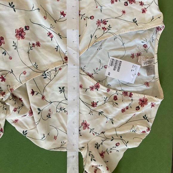 Brand NEW H&M floral print wrap dress - Picture 12 of 13